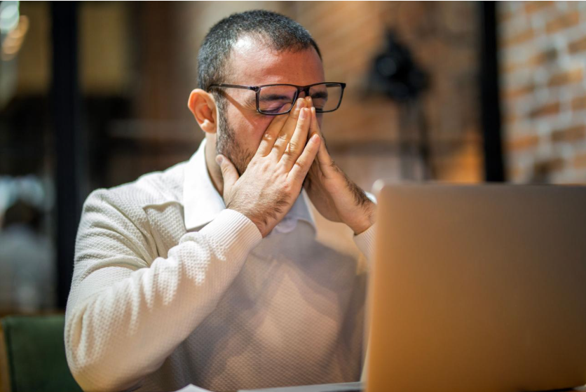 Effects of Mobile & Laptop Use on Your Eyes